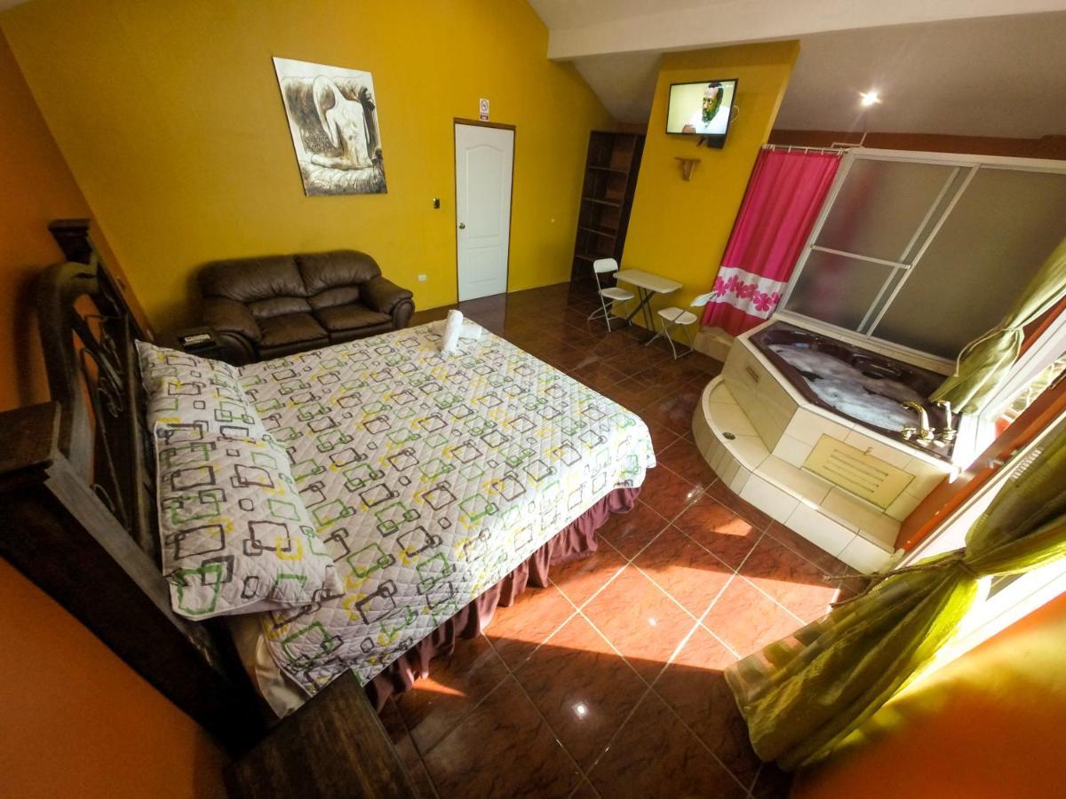 Chalet Castillo El Estor 외부 사진